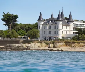 HÔTEL & SPA MARIN CHÂTEAU DES TOURELLES ****