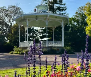 Tous droits réservés