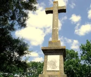 croix à la motte féodale