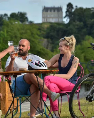 Set up camp on the Mayenne towpath