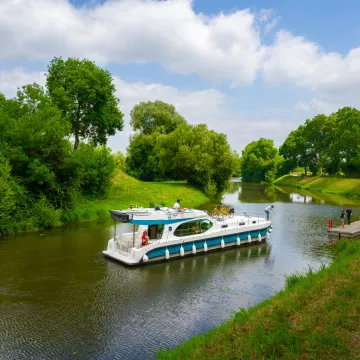 3 days sailing on the peaceful rivers of Anjou 