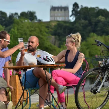 Set up camp on the Mayenne towpath