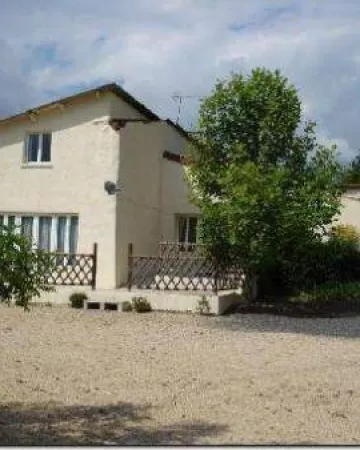 MEUBLÉ "ÉGLANTINE"