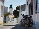 Explore the islands by bike!