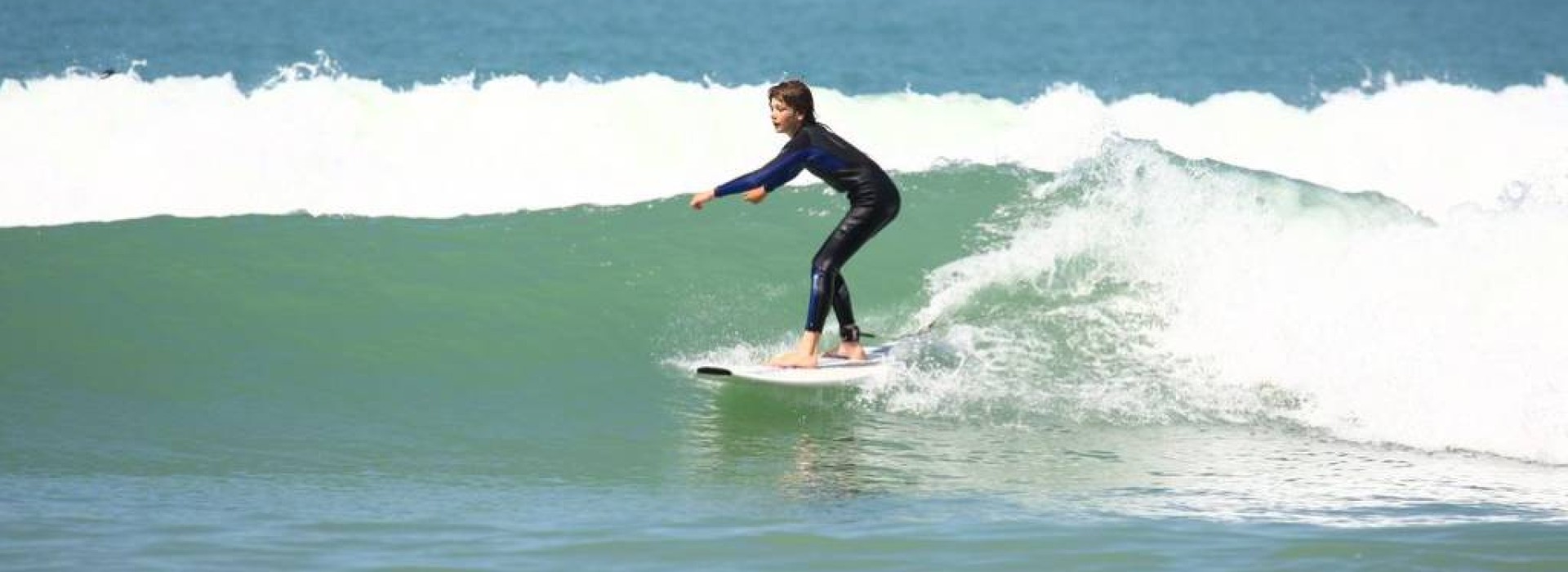 COURS DECOUVERTE DU SURF EN FAMILLE