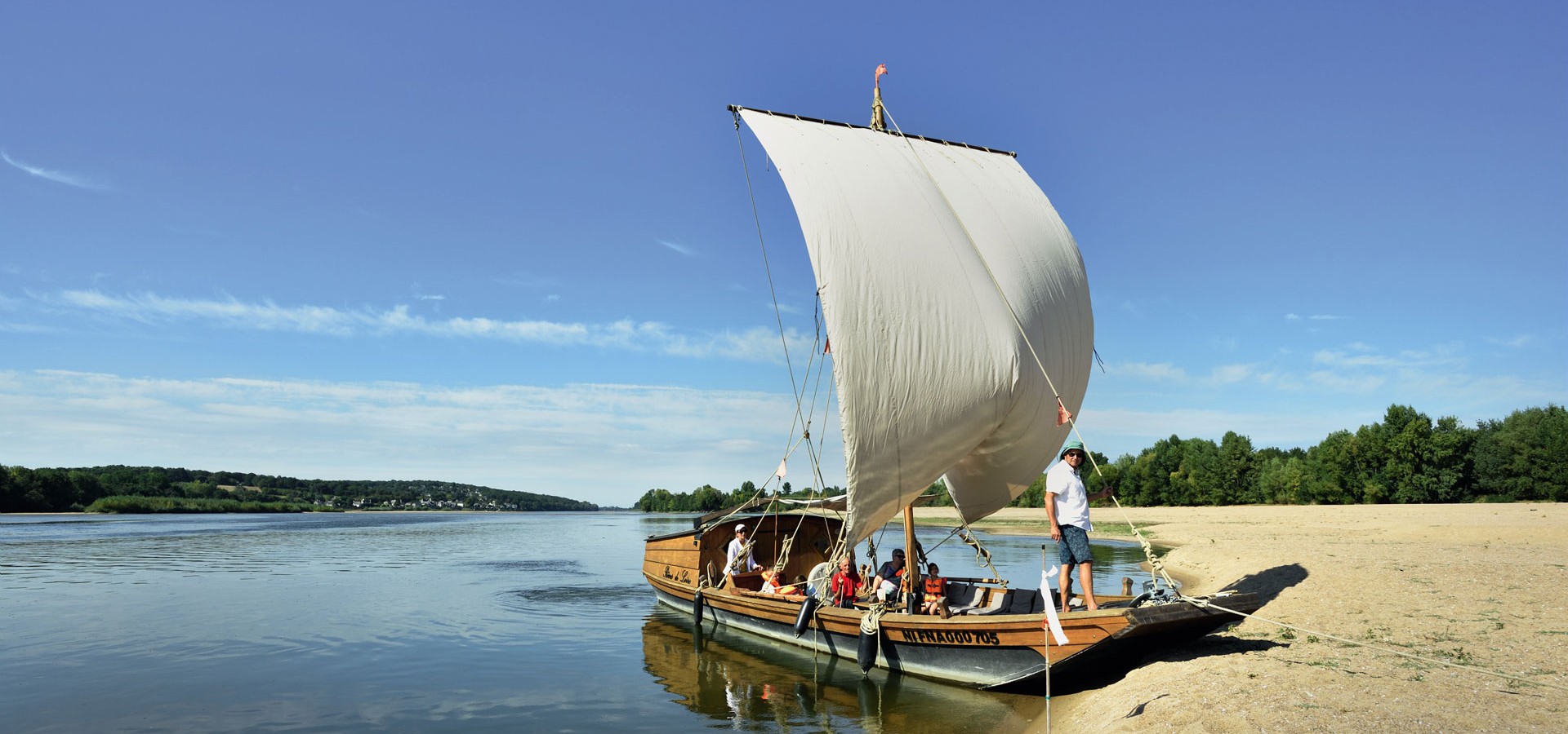 Balade en bateau traditionnel de Loire en Anjou en Pays de la Loire